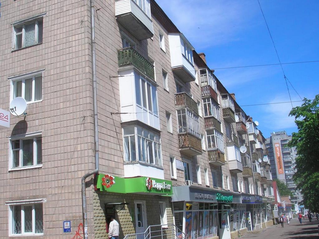 Roses Apartment In The City Center TTchernihiv Extérieur photo